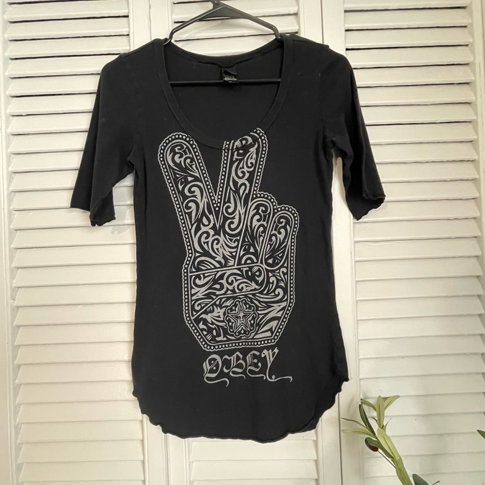 Obey Grey Hamsa Peace Sign Yoga Tee Shirt